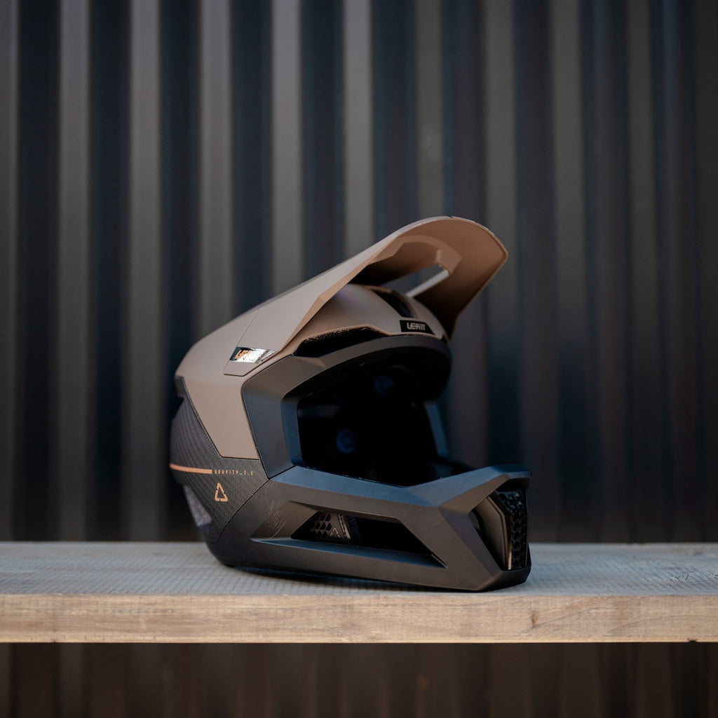 CASCO MTB GRAVITY 5.0 (M 55-59cm, Brown)