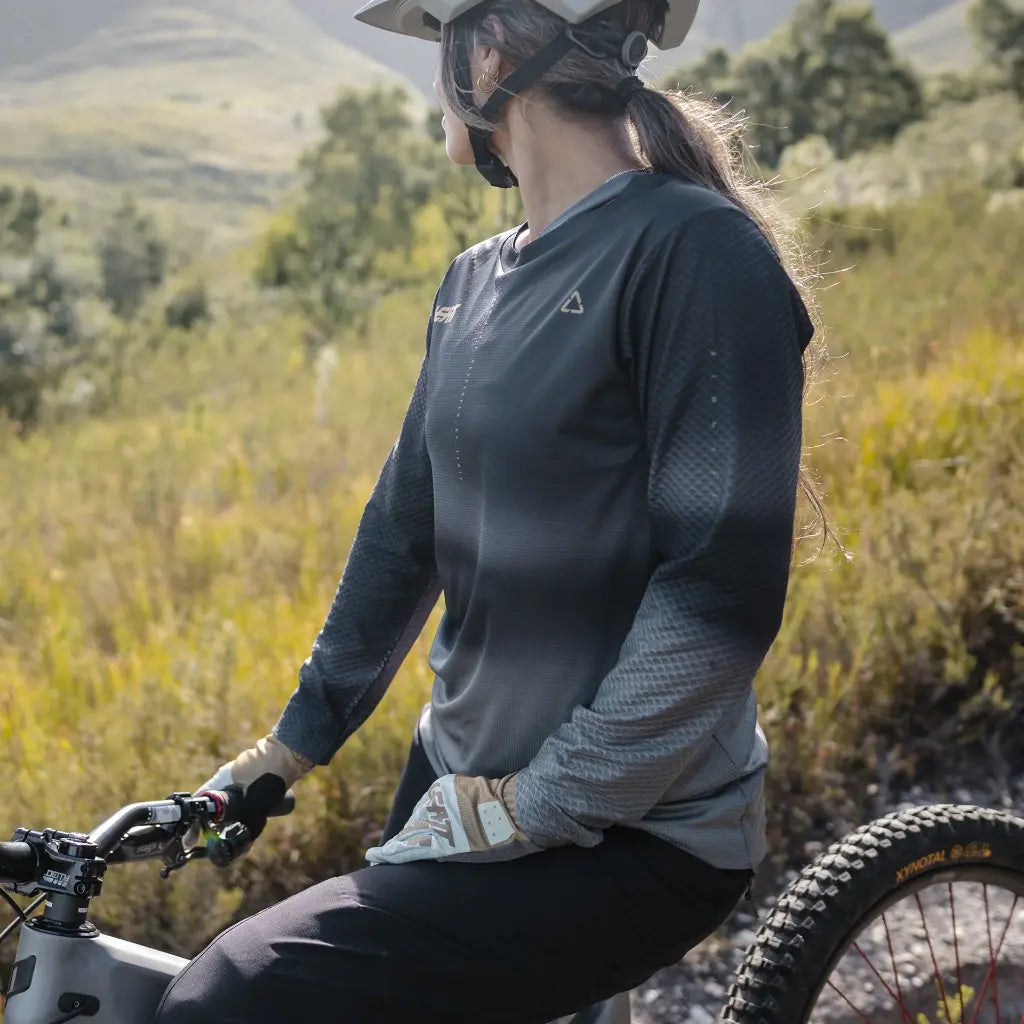 JERSEY MTB TRAIL 3.0 MANGA LARGA MUJER (Ghost Black)